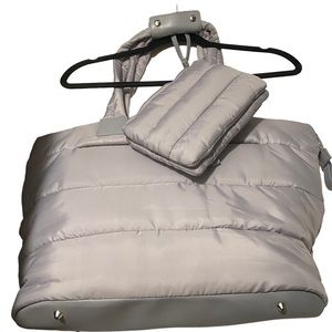 Isaac Mizrahi travel bag with wallet